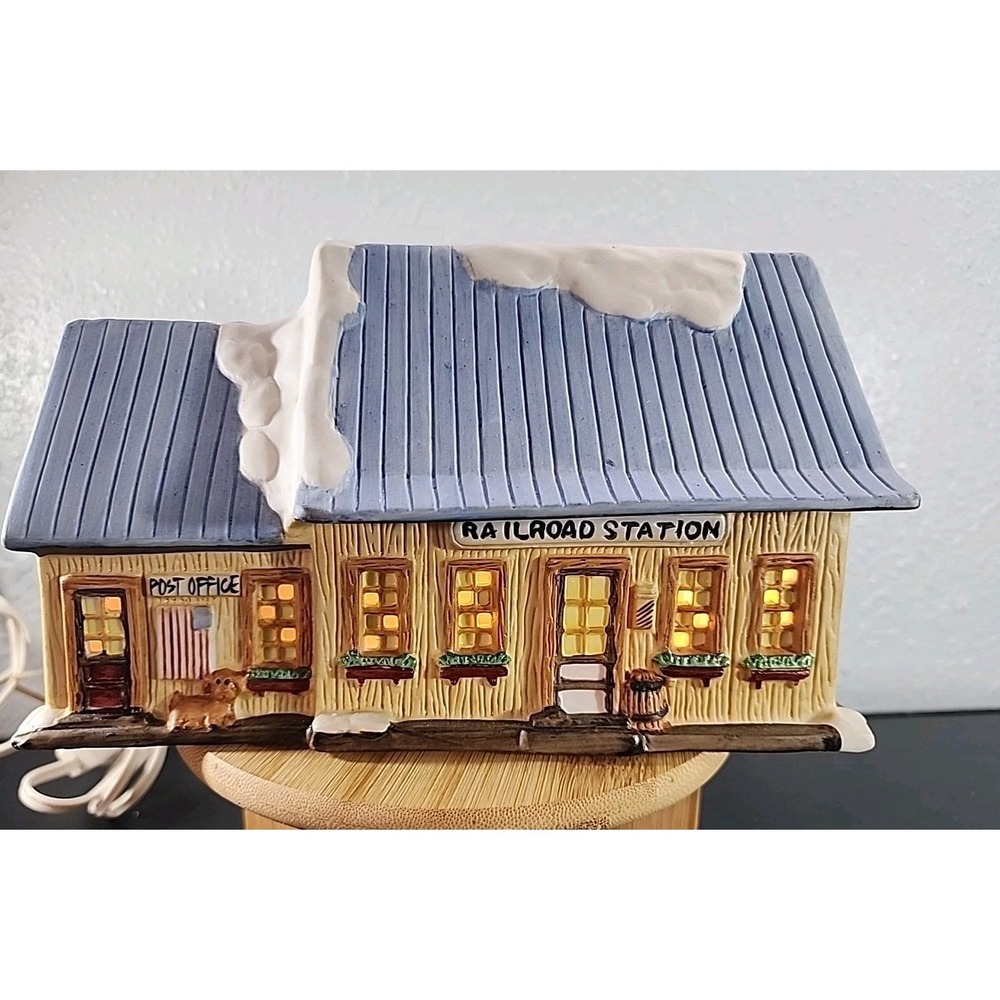 Vintage National Rennoc House Village‎ 1991 Velvet Touch Railroad Station